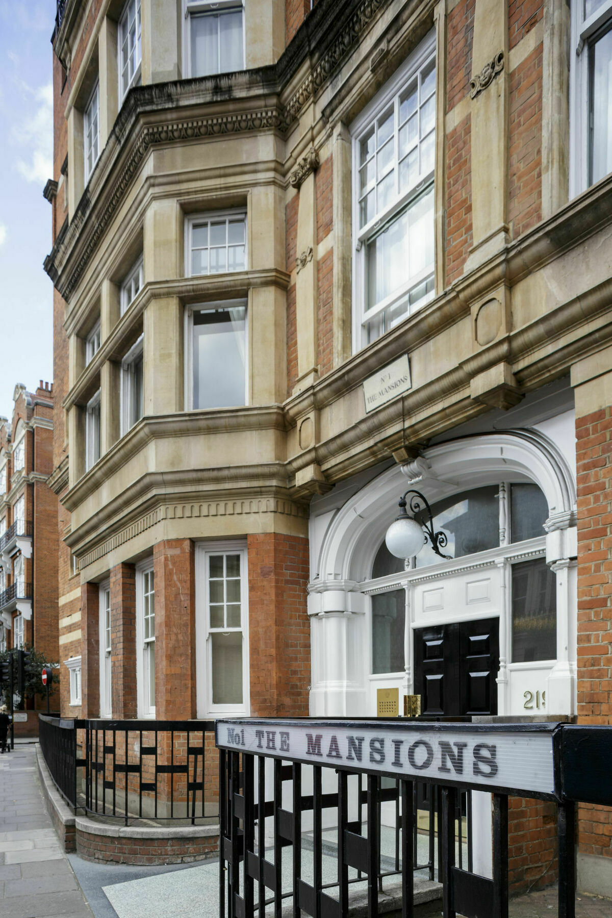 No1 The Mansions By Mansley Aparthotel Лондон Екстериор снимка